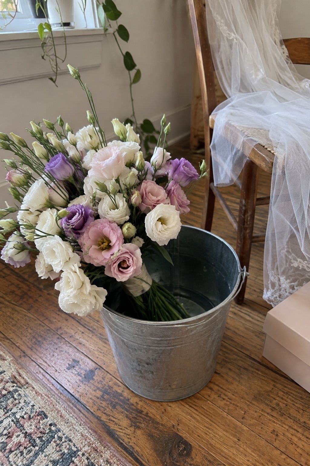 Soft lisianthus blooms for a warm-weather wedding