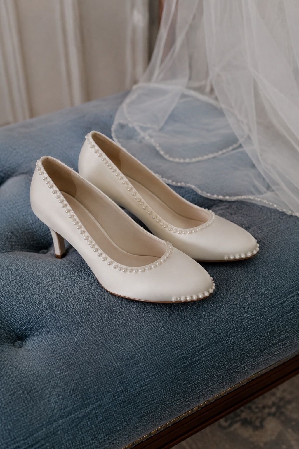 Pearl-embellished bridal heels with a simple veil