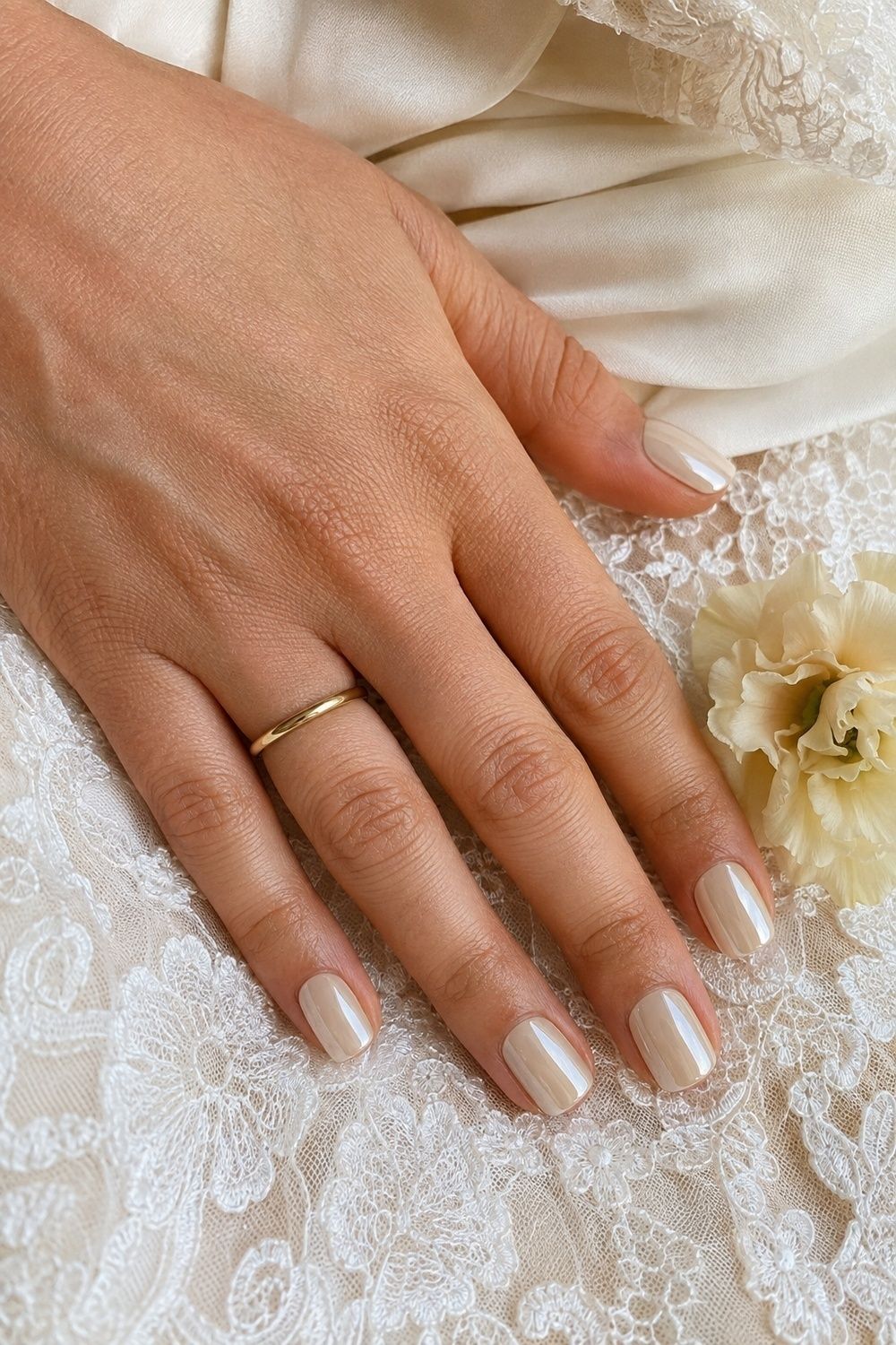 Vanilla chrome nails in a creamy white shade