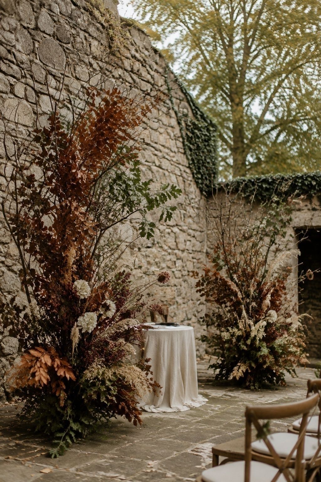 Autumn foliage and branches used instead of extra flowers