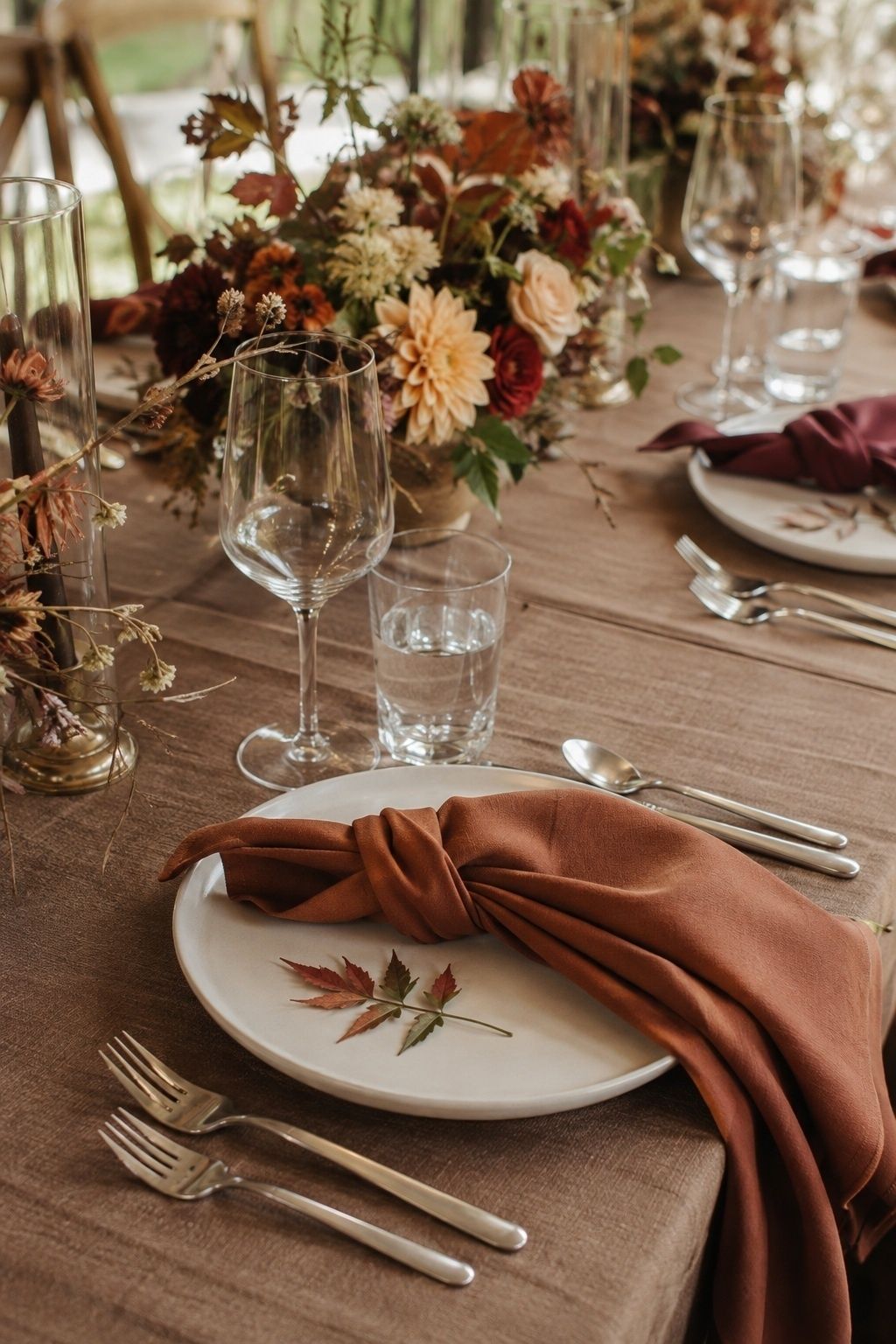 Napkins in a fall colour at each setting