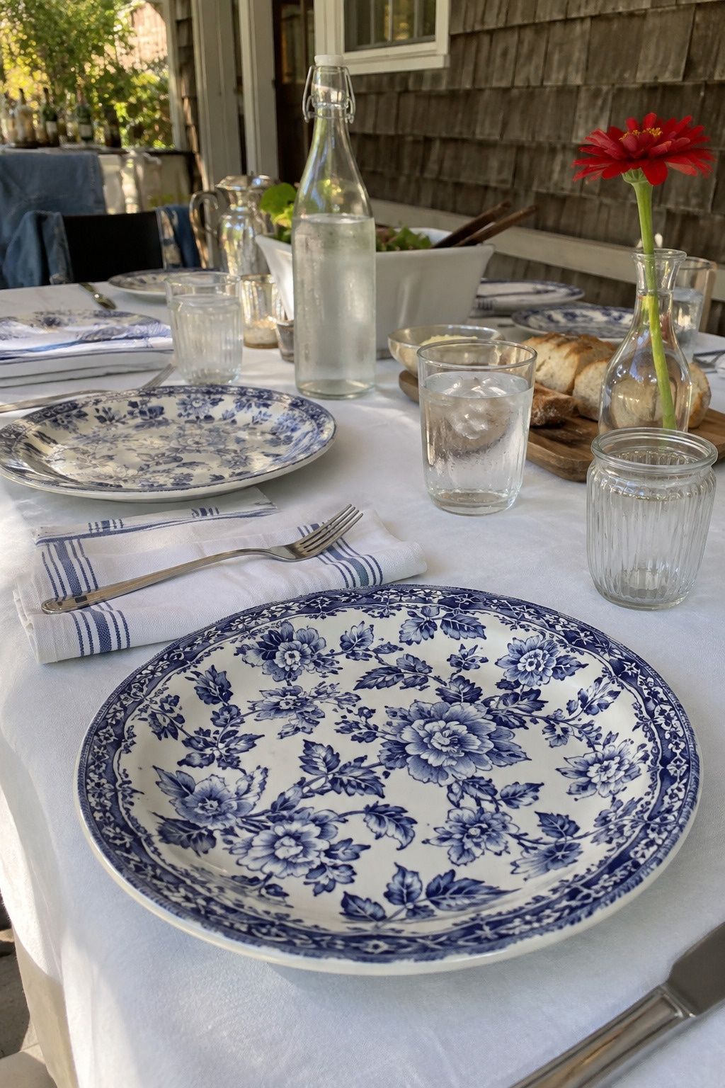 Blue-and-white patterned tableware
