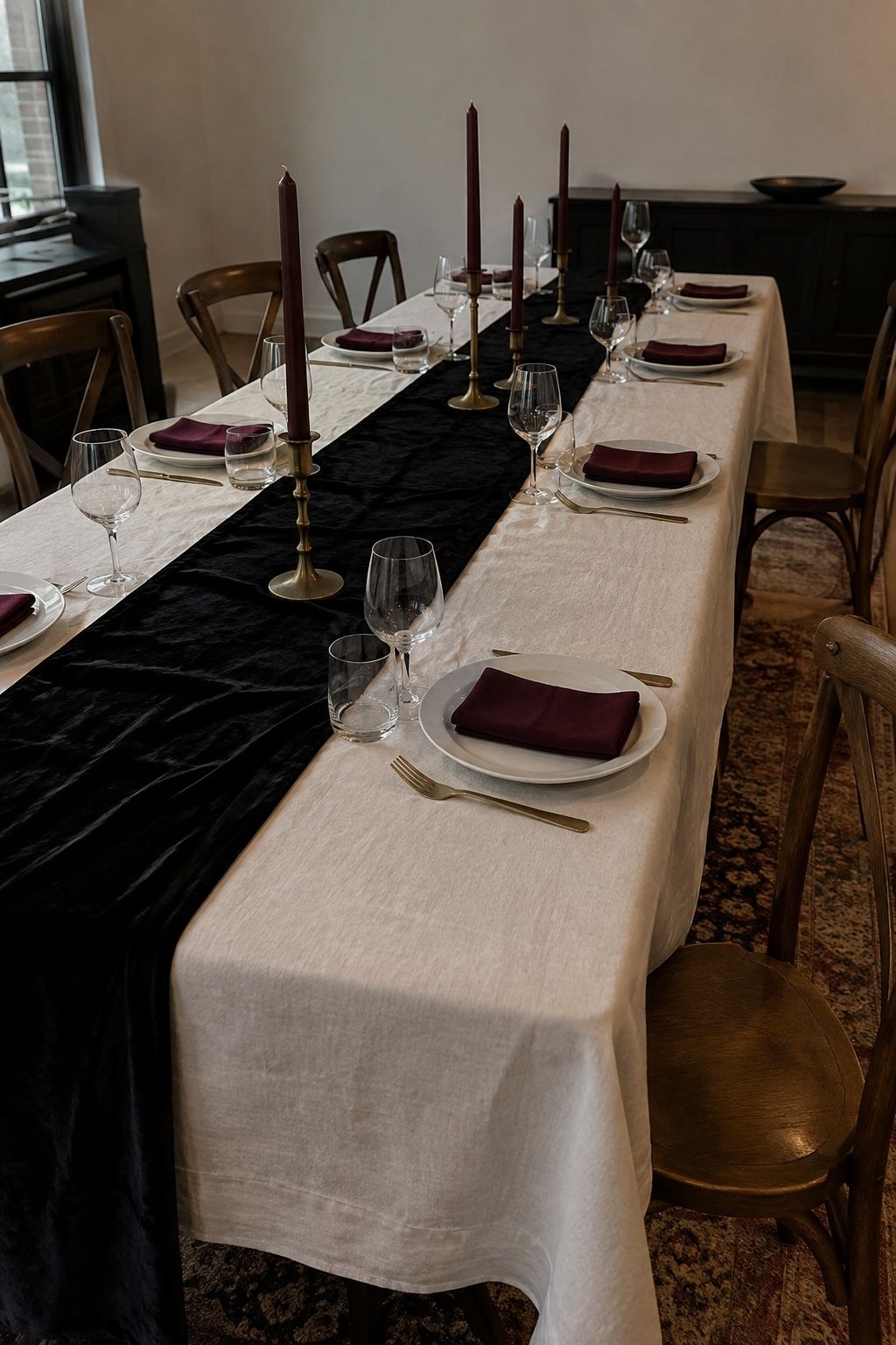 Black velvet runner on a wedding table
