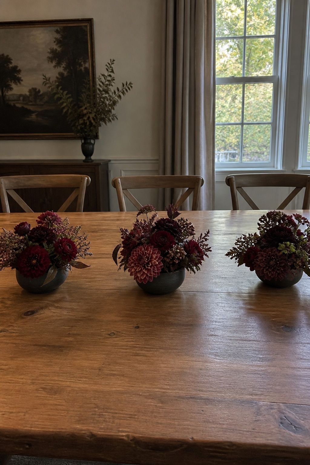 Low centerpieces that allow conversation