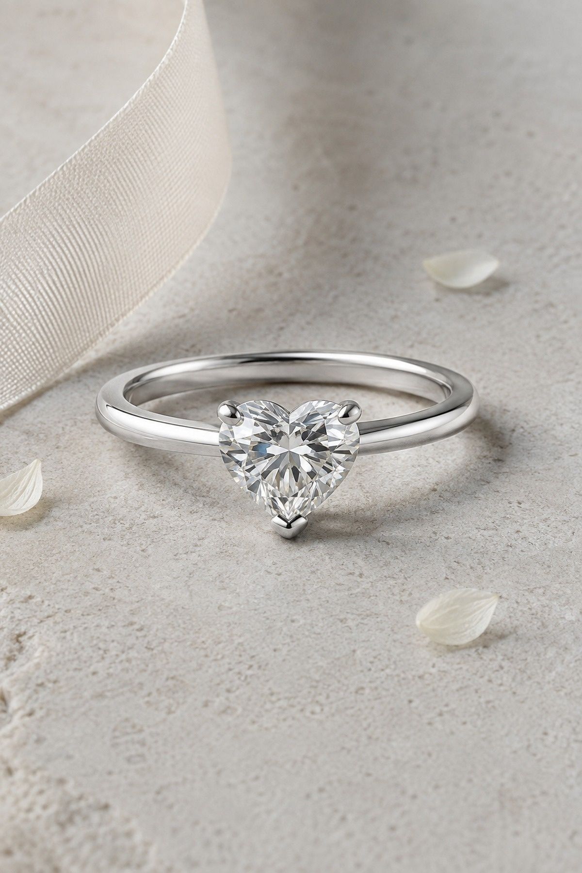 Heart-shaped ring in platinum