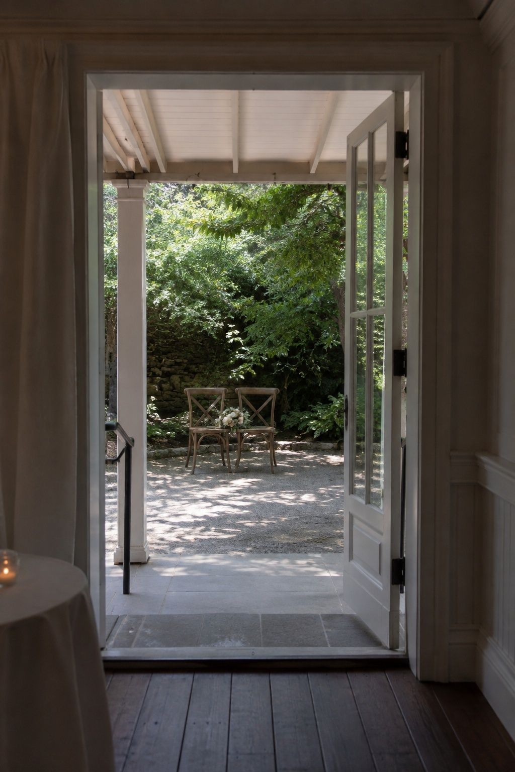 keep outdoor photo transitions short and shaded at an intimate indoor summer wedding reception