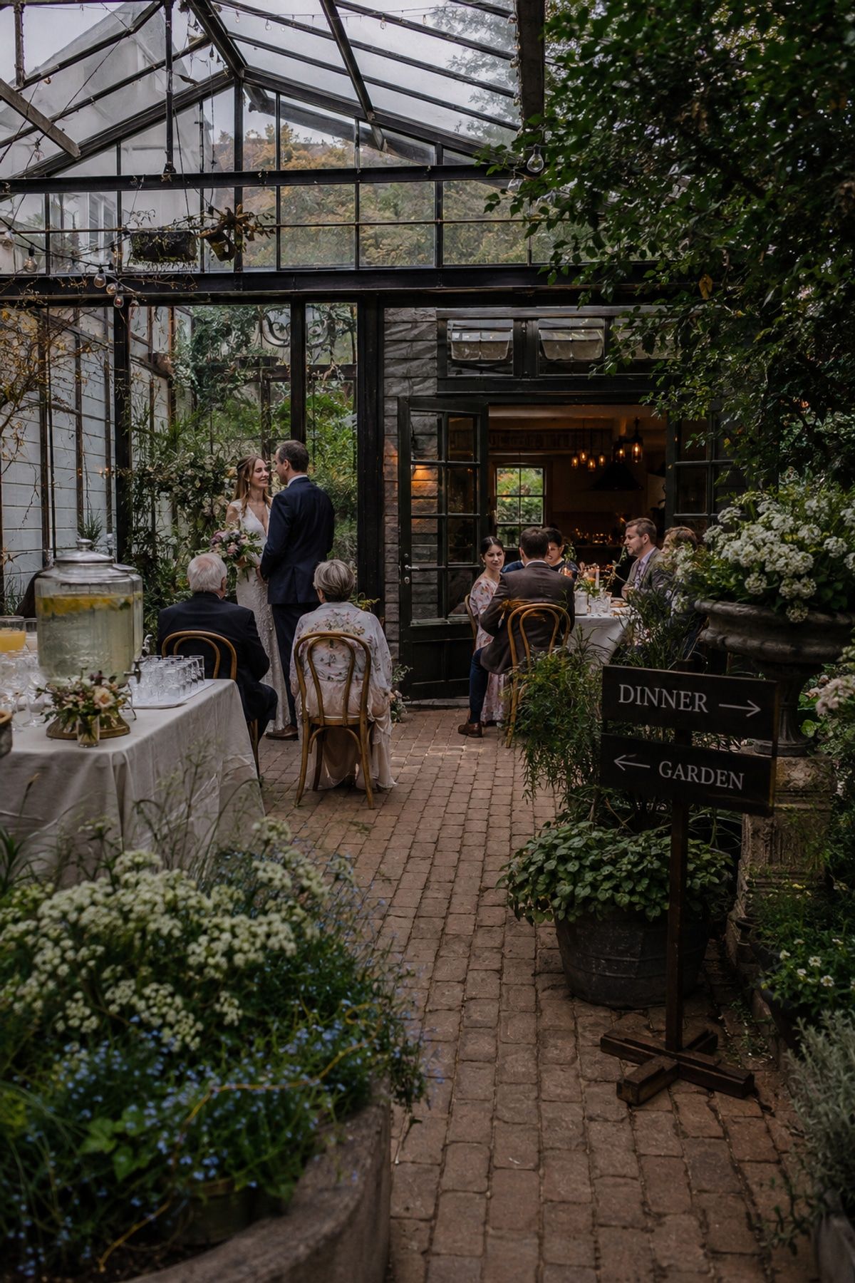 Small spring venue that keeps guests close