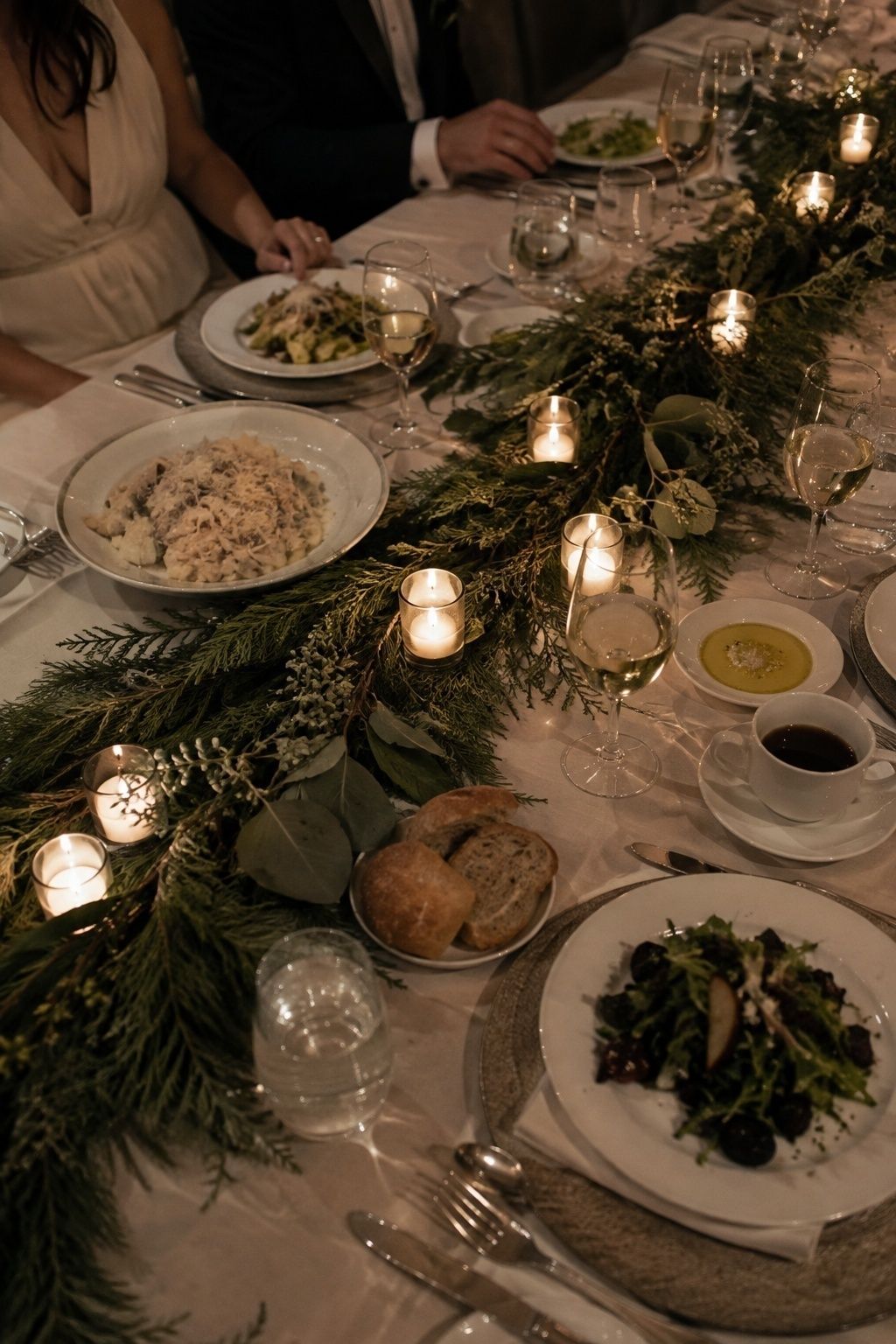 Evergreen garland with room left for plates