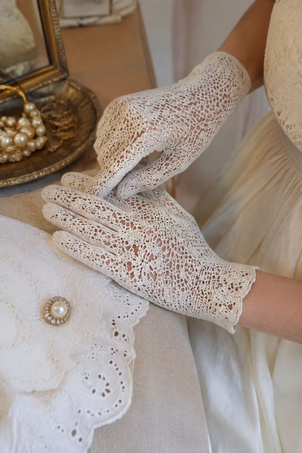 Crochet lace gloves with vintage texture