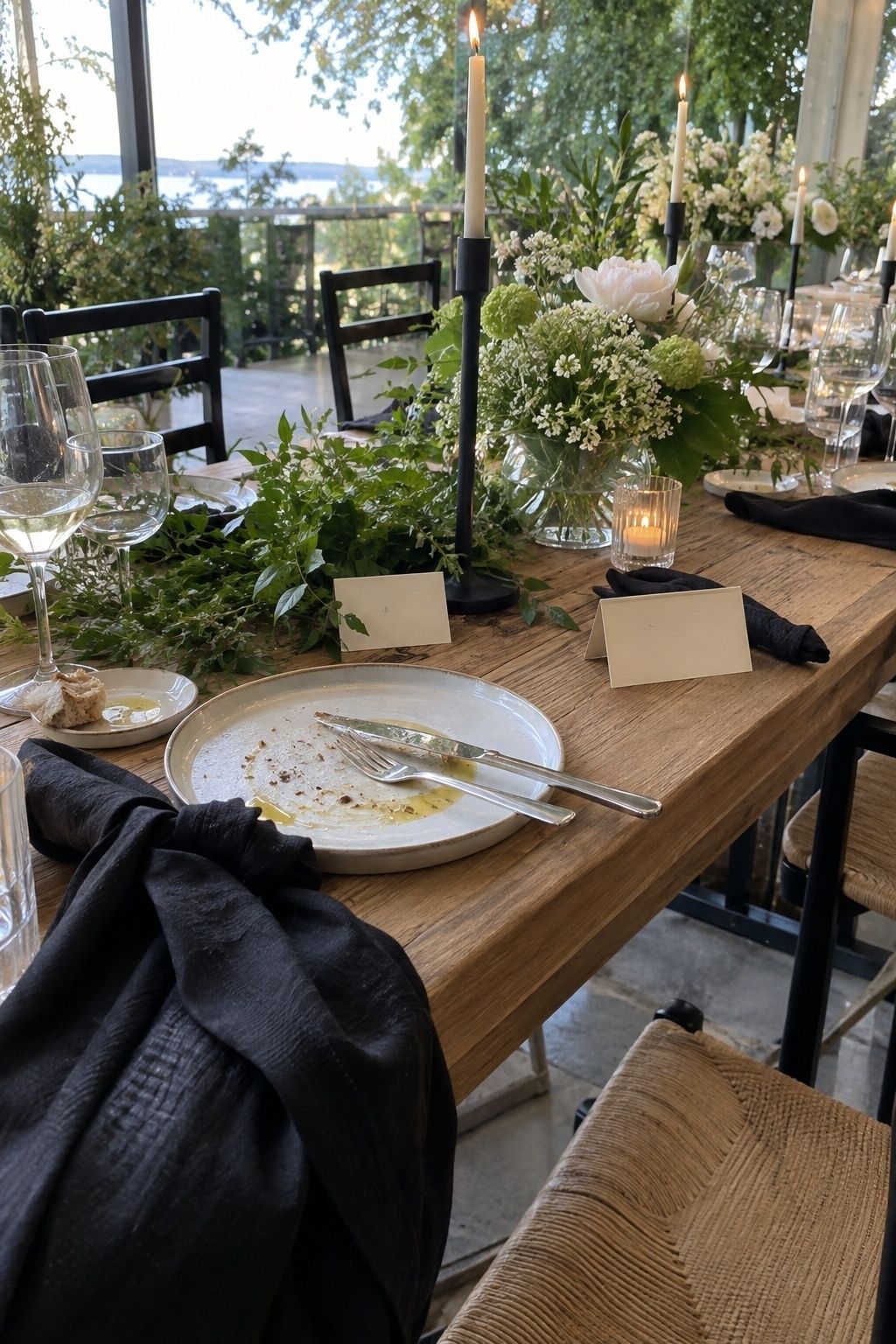 Fresh green and soft black wedding colours