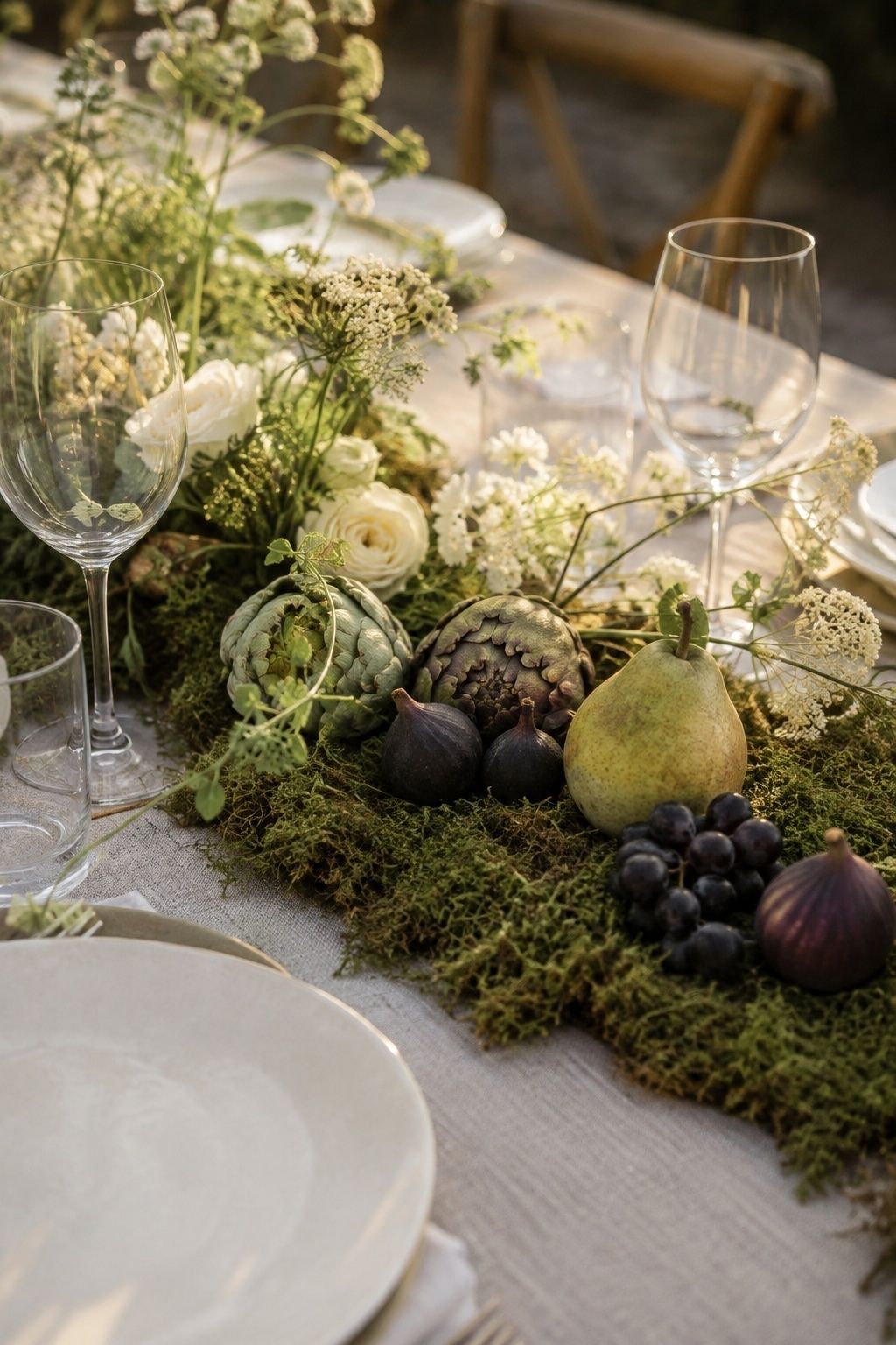 Moss with fruit or vegetable accents