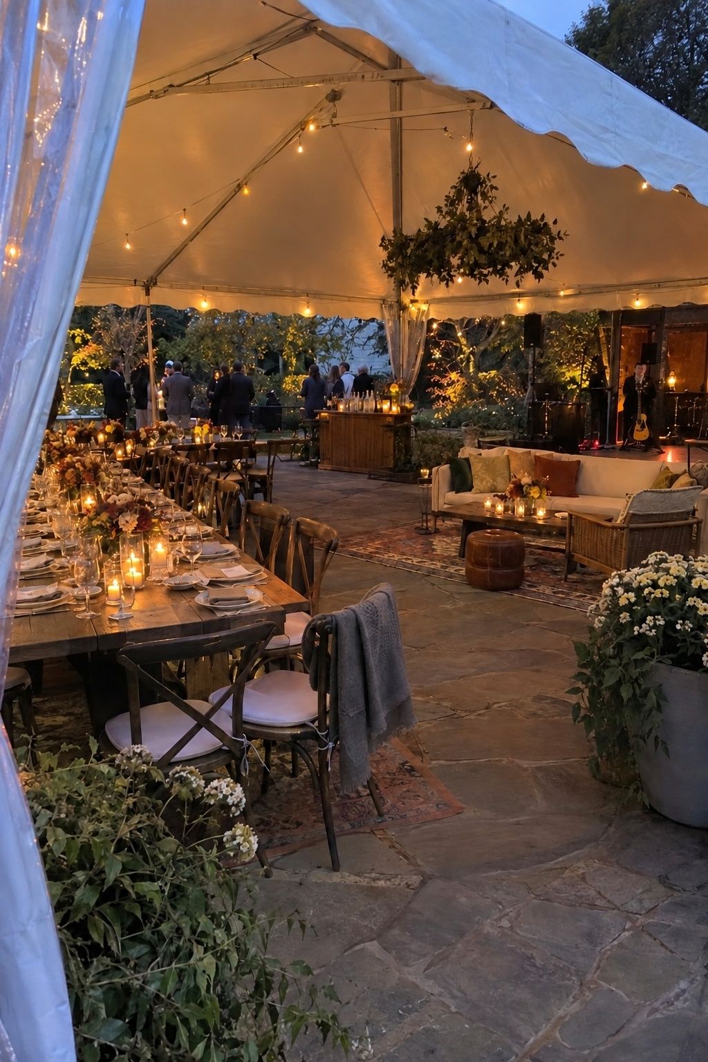 Compact October wedding tent with dinner, lounge, heat and music in one gathering area