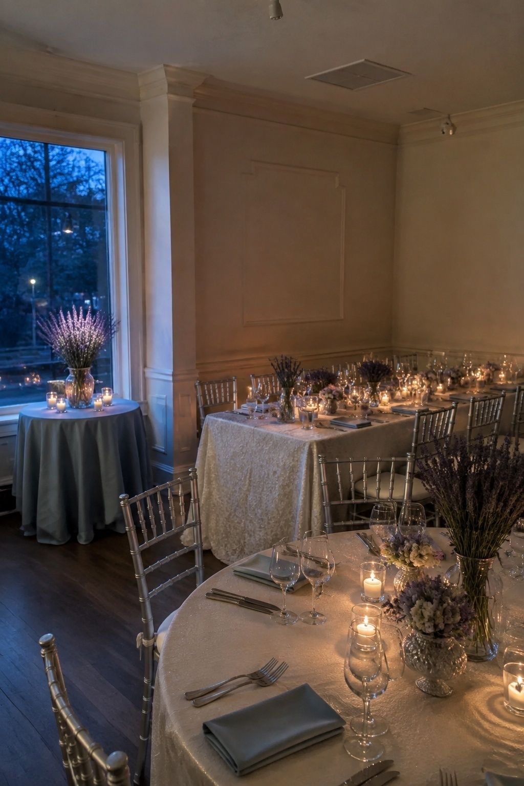 Evening wedding lighting that keeps lavender flowers soft purple