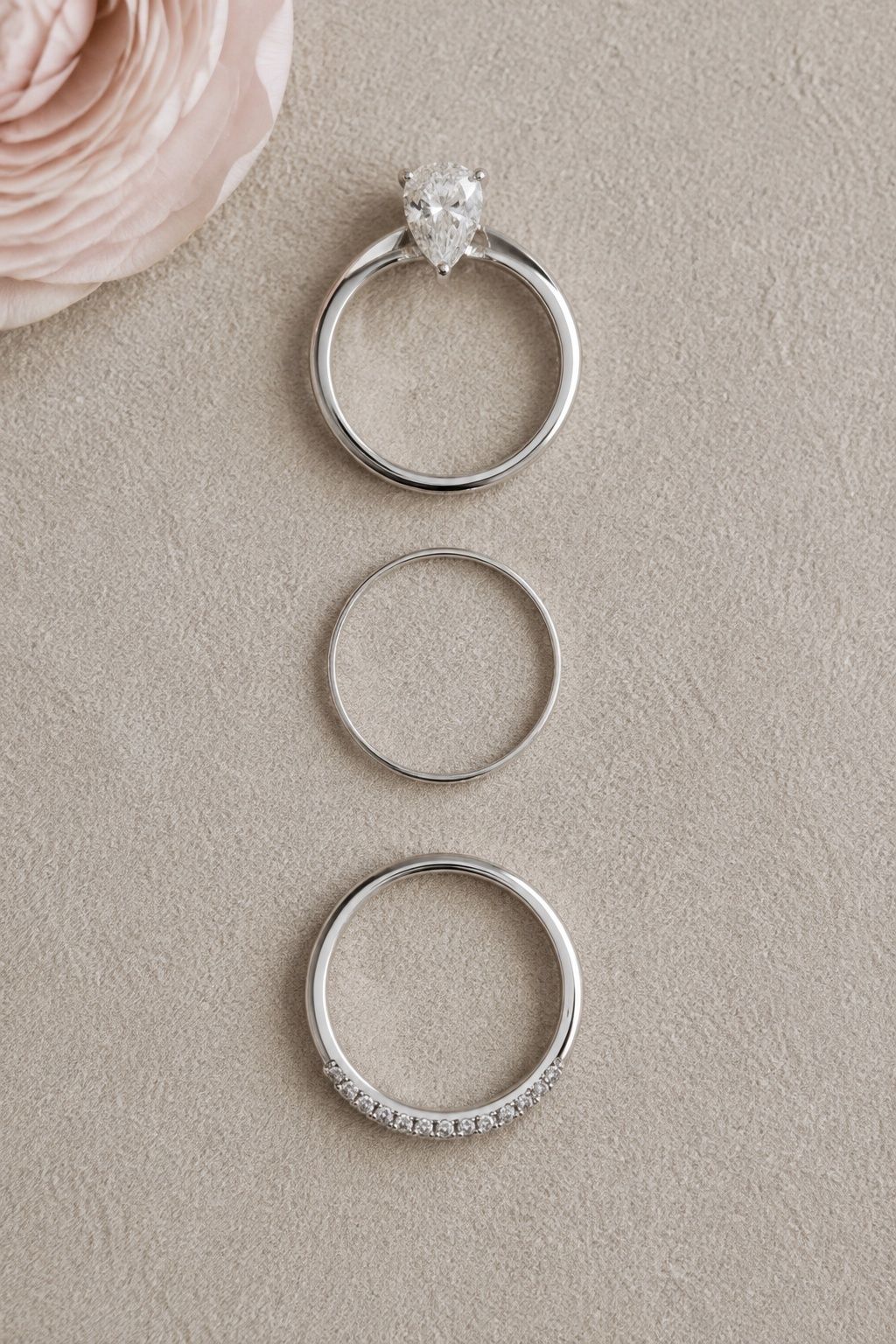 Spacer ring giving stacked rings breathing room