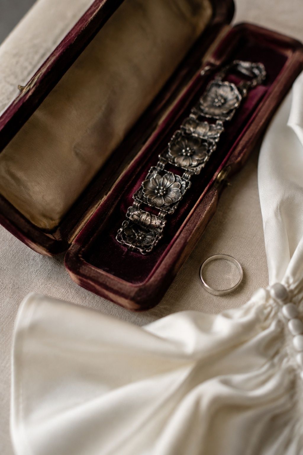Vintage silver floral bracelet as an heirloom detail