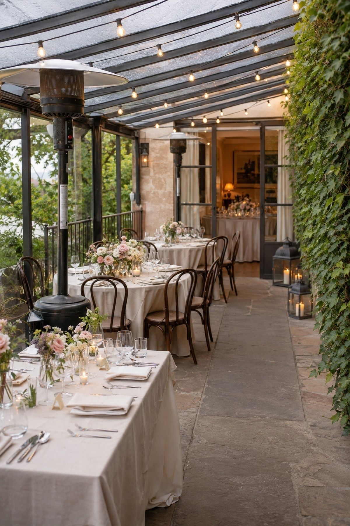 Outdoor and semi-outdoor reception space