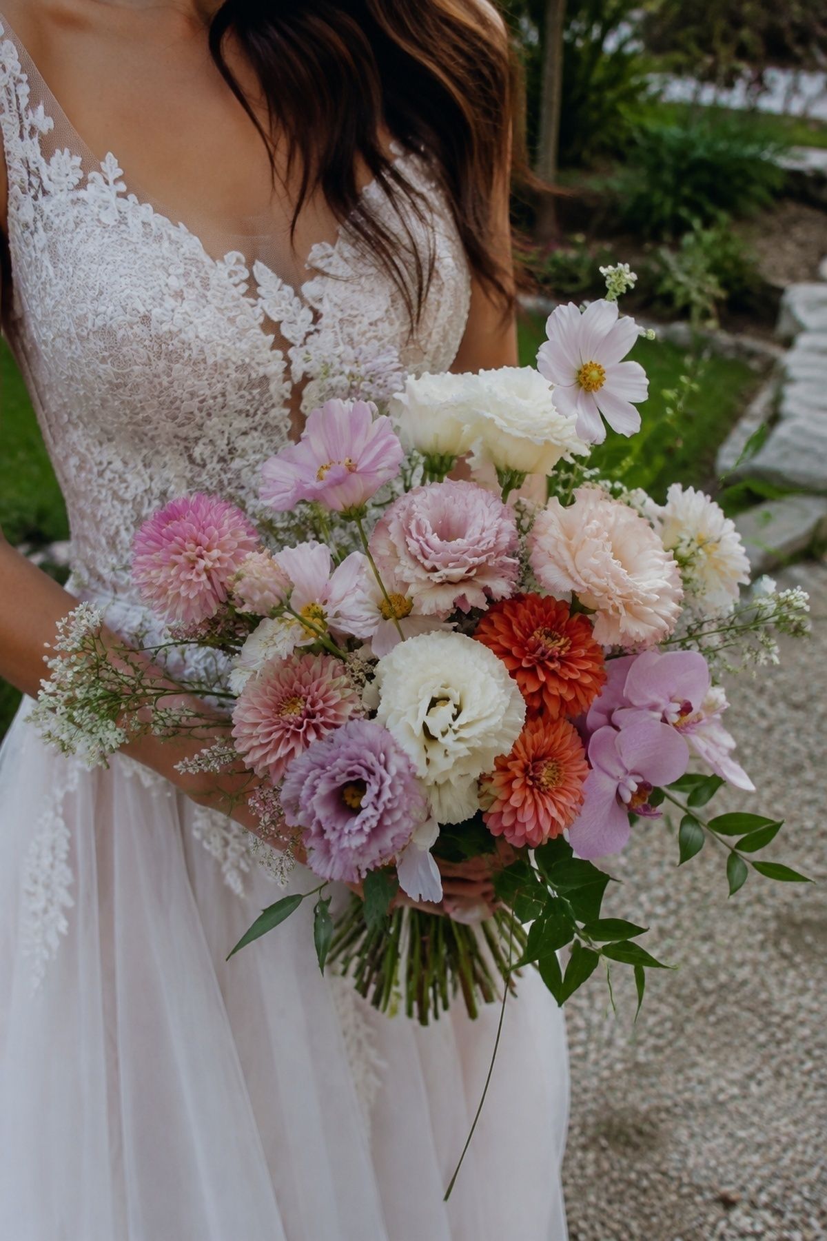 Lisianthus bouquet with a soft, romantic feel