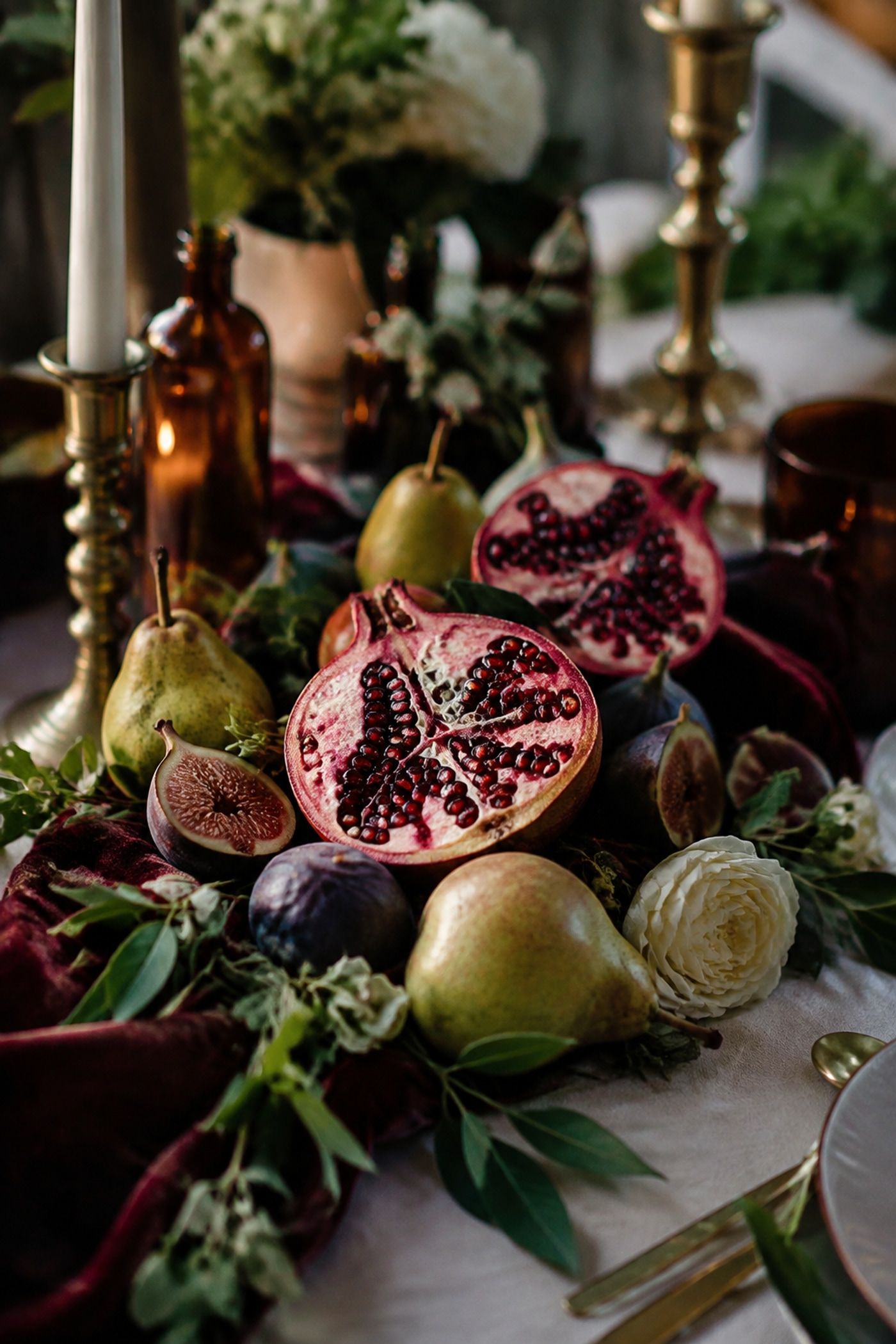Pomegranate, fig or pear details